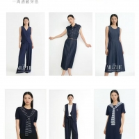 藏在海军蓝牛仔里的松弛感，是春夏的高级浪漫