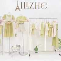 店铺经营 | 几个小技巧，让夏季女装陈列高级满满！