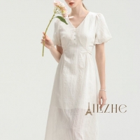 时尚穿搭 | 夏季衣橱，绝不能少一条小白裙！