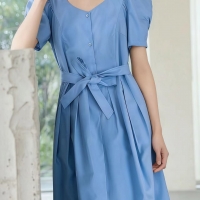 赴一场夏日蓝调之约，把清凉穿在身上